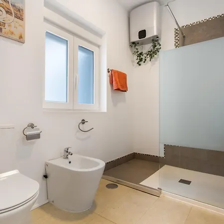 Apartment Fantastico 3 *